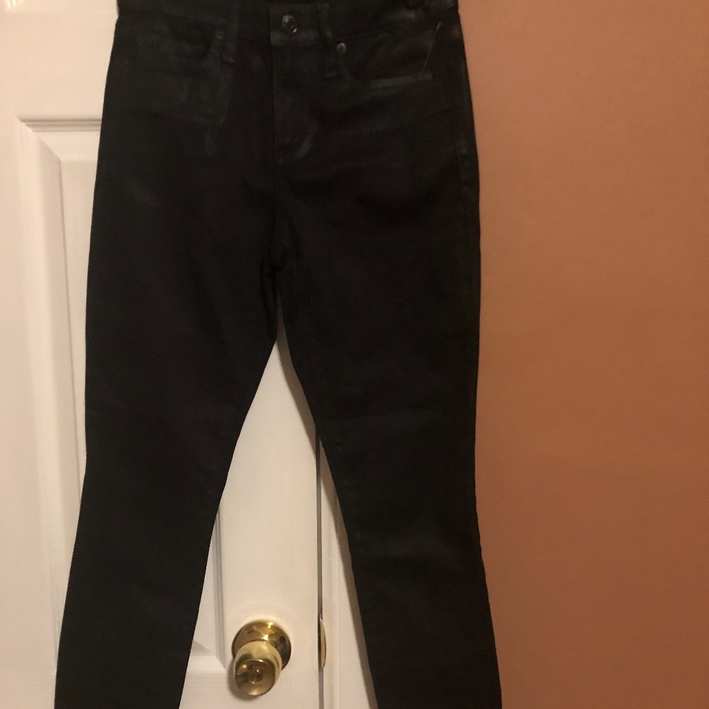 New without tag women Gap black coated skinny jeans size 2